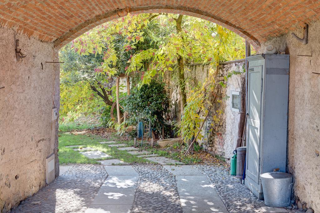 La Casa Delle Grottesche Panzió Bagnolo Piemonte Kültér fotó